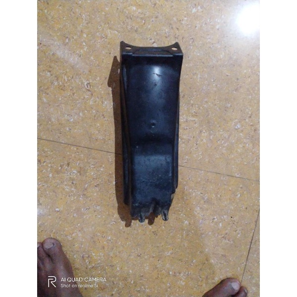 Sambungan Kolong Slebor Belakang Honda GL100 GL125 ORI BEKAS SECOND COPOTAN