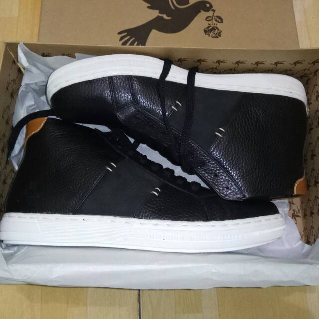 Sepatu Navp original produk Lois