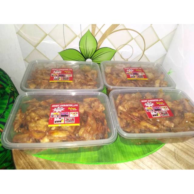 

Keripik~Kripik Singkong Manggleng Renyah Pedas Manis