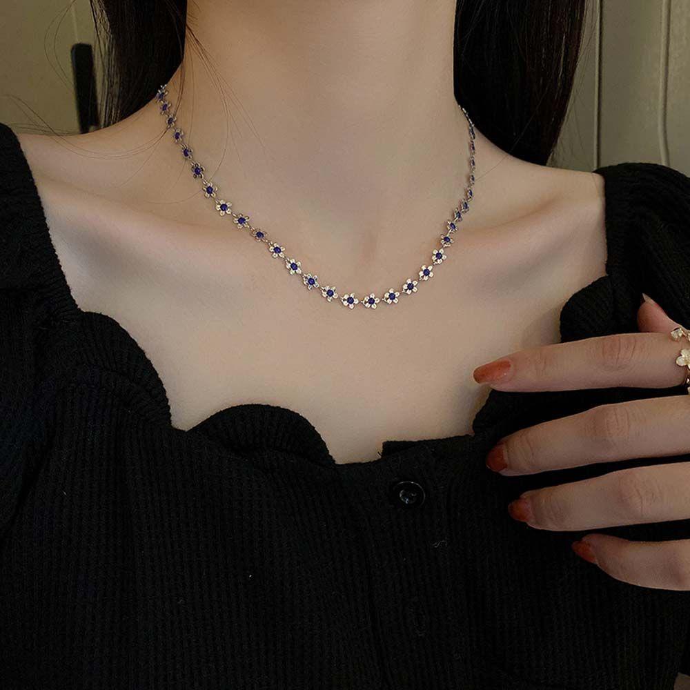 Mxbeauty Kalung Bunga Kecil Kepribadian Manis Bunga Biru Minimalis Logam Gadis Gaya Korea Necklace