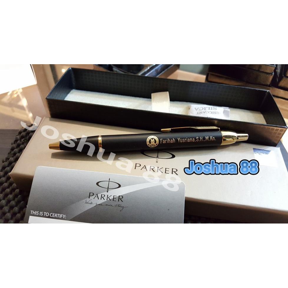 

Pulpen parker IM original bisa request nama dan logo sendiri bisa buat kenang kenangan kantor dan