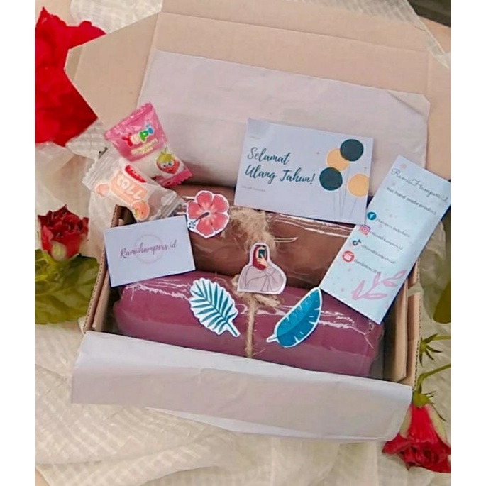 HAMPERS HIJAB WISUDA SEMPRO ULANGTAHUN HADIAH MUSLIMAH PERNIKAHAN UNIK AESTHETIC