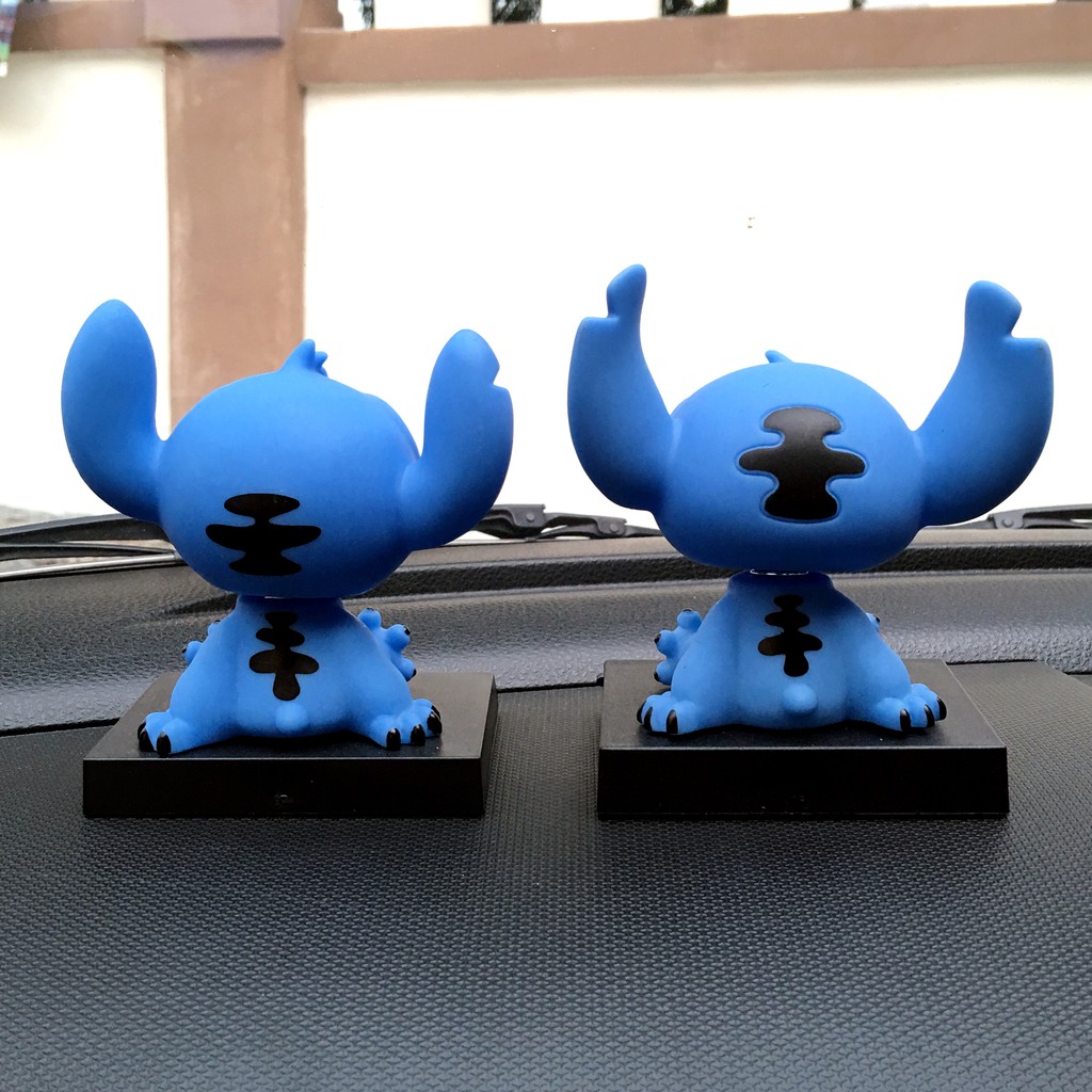 Boneka Figure Miniatur Pajangan Mobil Lilo Stitch Goyang Kepala Shacking Toy