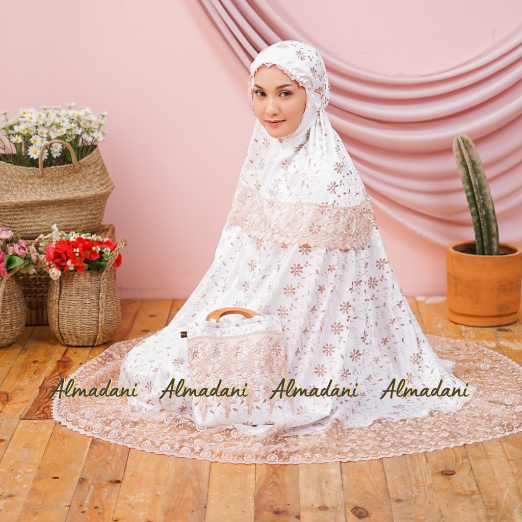 Mukena Dewasa Jumbo Sutra Paris Prada Millo Renda Kalung Mewah