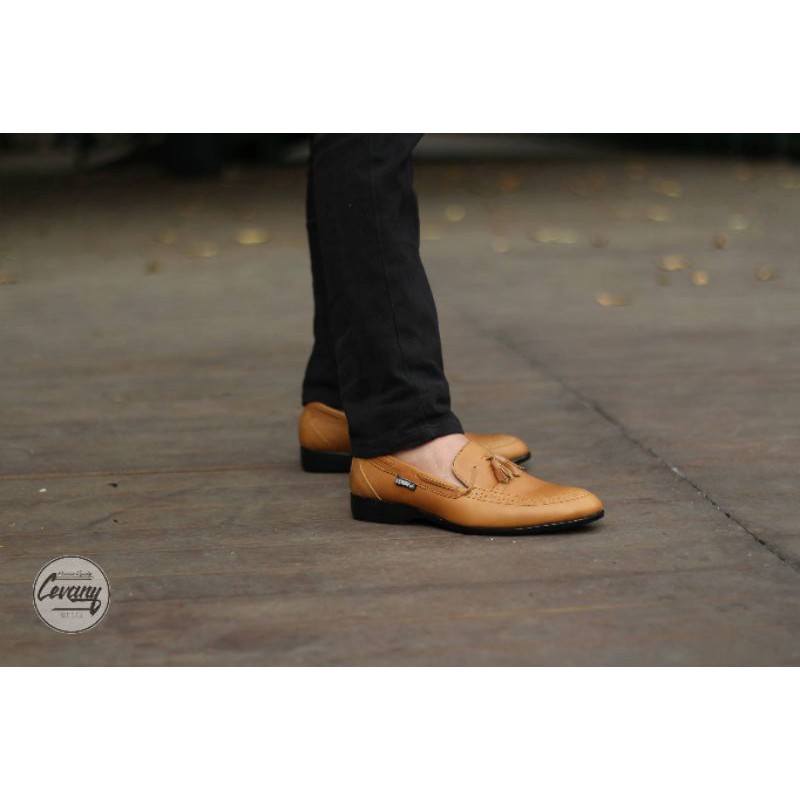 ABRHM x DEROSA Sepatu Kasual Pria Sepatu Pria Casual Kulit Asli Pantofel Sepatu Casual Ori Sepatu Kerja Kantor Semi Formal Anti Slip Kuliah Kondangan Gaya keren Kekinian Murah Terlaris