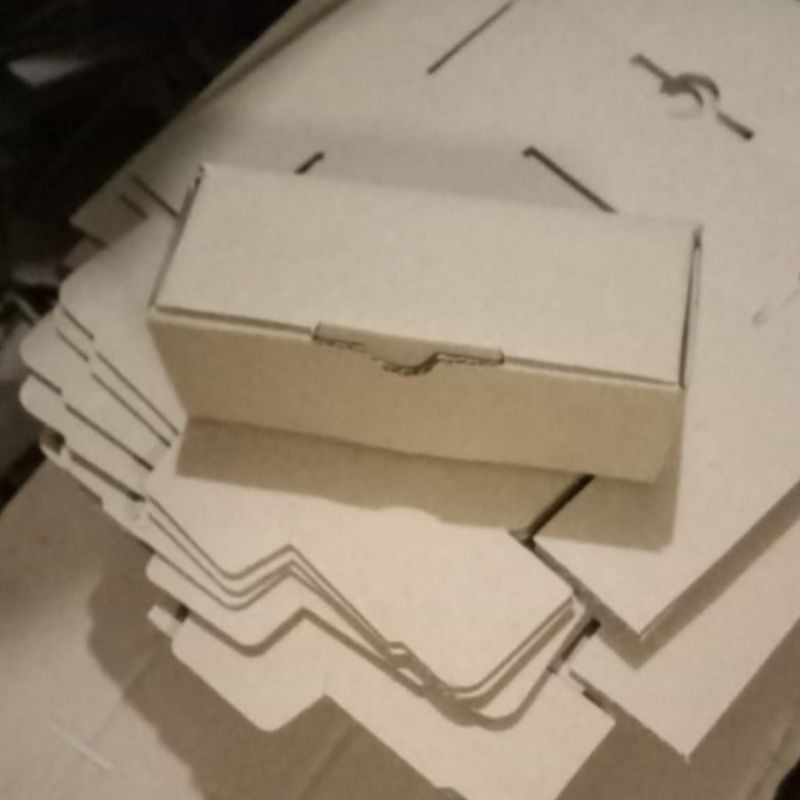 

carton box 15,5x6x6cm diecut