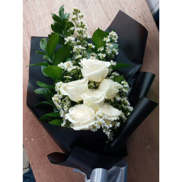Sweet Hand Bouquet | Buket Bunga Mawar | Mawar Putih | Valentine Bouquet