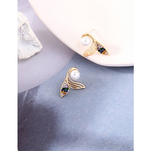 LRC Anting Tusuk Fashion Gold Color Fishtail Pearl And Diamond Alloy P66288