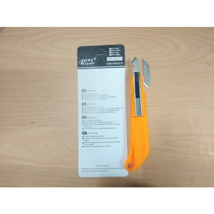 

Produk Pisau Cutter Akrilik / Acrylic / Mika / Plastik Berkualitas Riyela Hemat