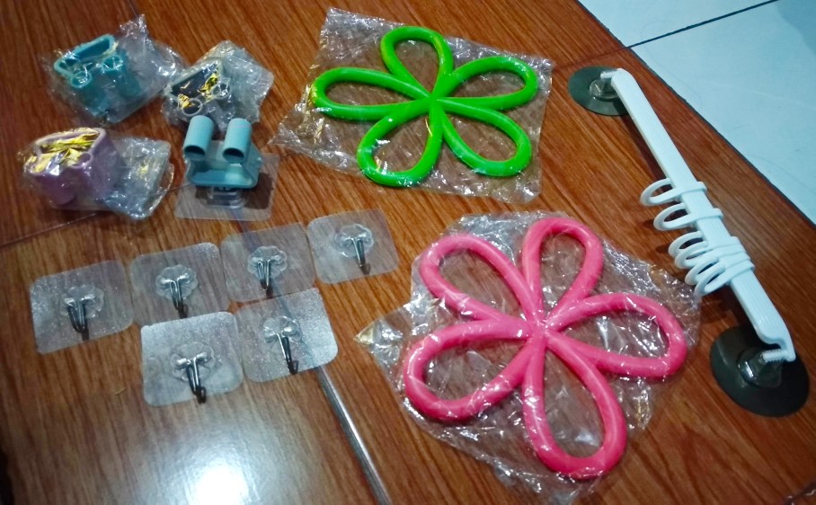 Hh047 Gantungan 6 Hooks Hanger Dapur Kamar Mandi Bebas Paku Stiker Pvc