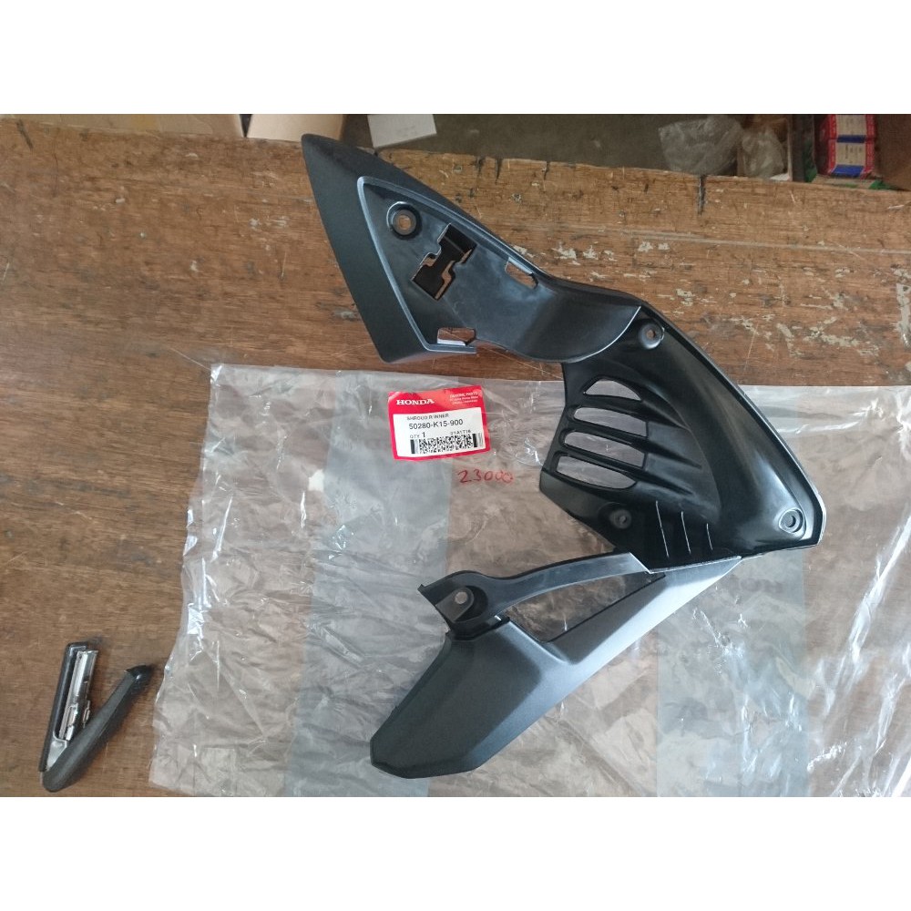 sayap samping dalam CB 150 R streetfire ori