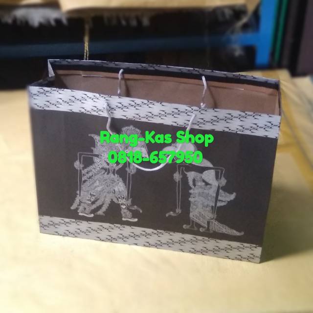 

Paper bag Batik Wayang Silver XL Landscape kraft doff