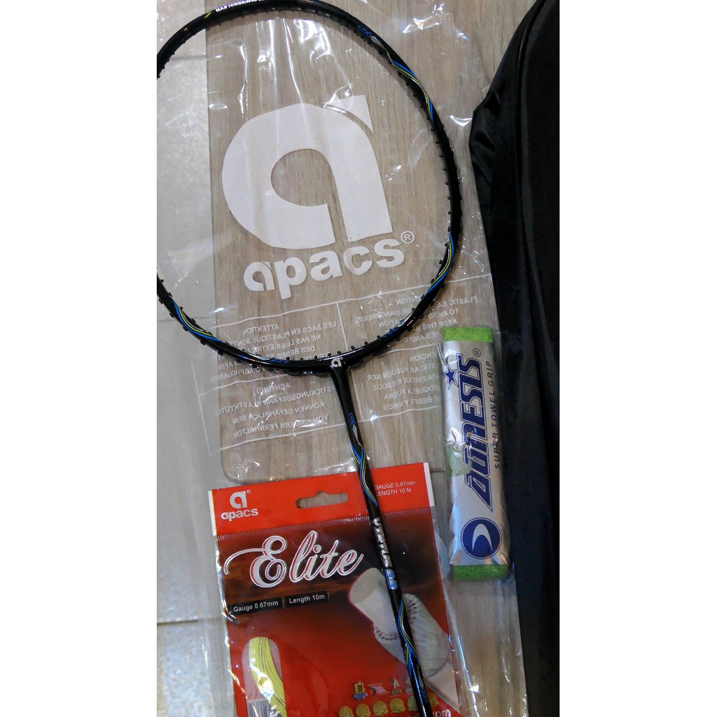 Raket Apacs Virtus 33 Free TAS, Grip dan Senar
