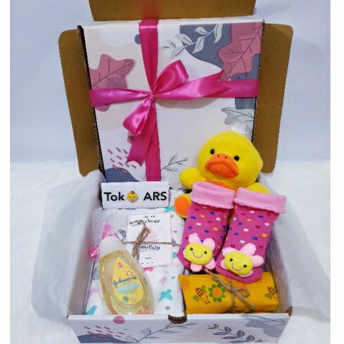 Hampers bayi untuk kado lahiran baby new born paket hemat