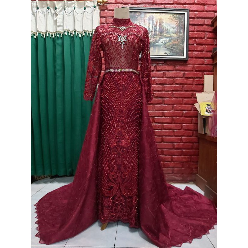 dress gaun pengantin marun maroon mewah