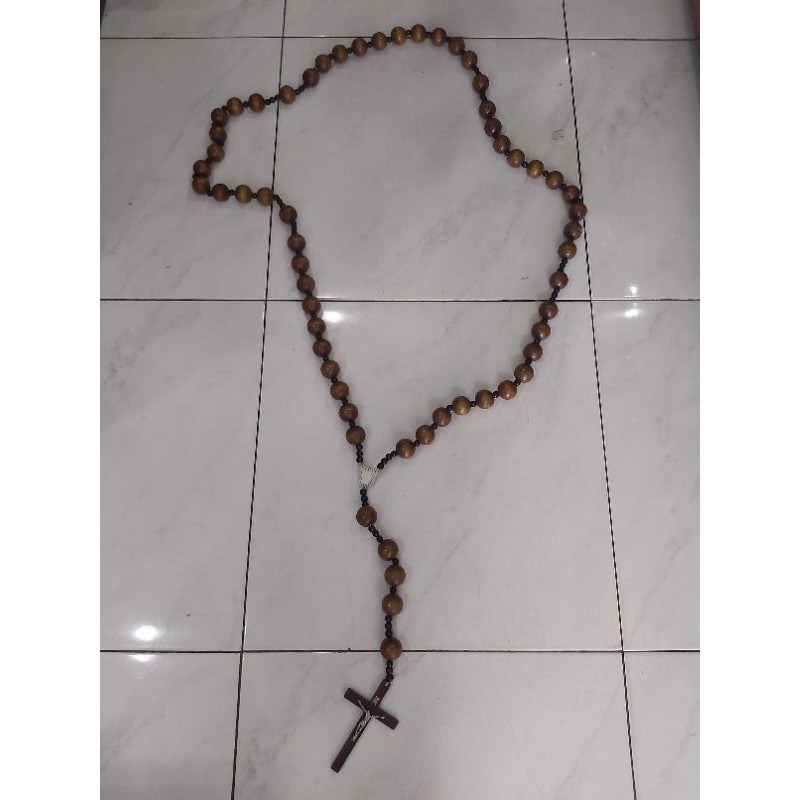 rosario dinding besar