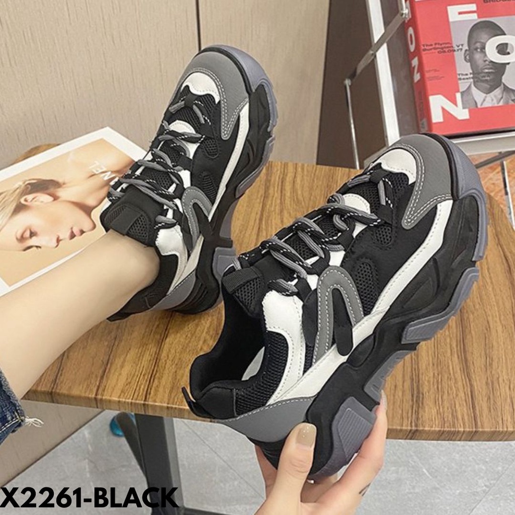 SEPATU LARI OLAHRAGA SNEAKERS TALI NYAMAN DIPAKAI COCOK UNTUK GYM KUALITAS IMPORT 2261