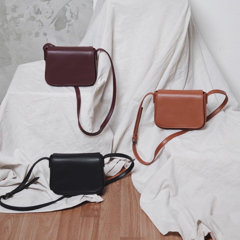 Monalisa Simple Sling Bag