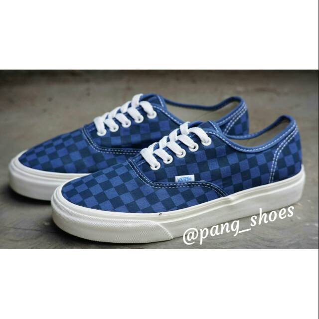 vans authentic blue checkerboard