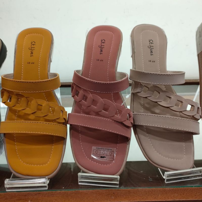 Sandal St.yves