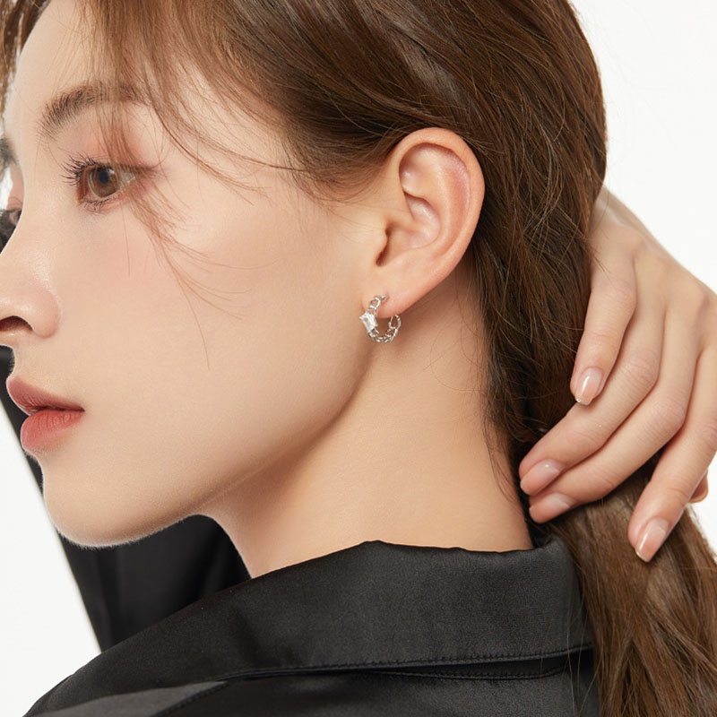 Anting Tusuk Desain Unik Simple Untuk Wanita