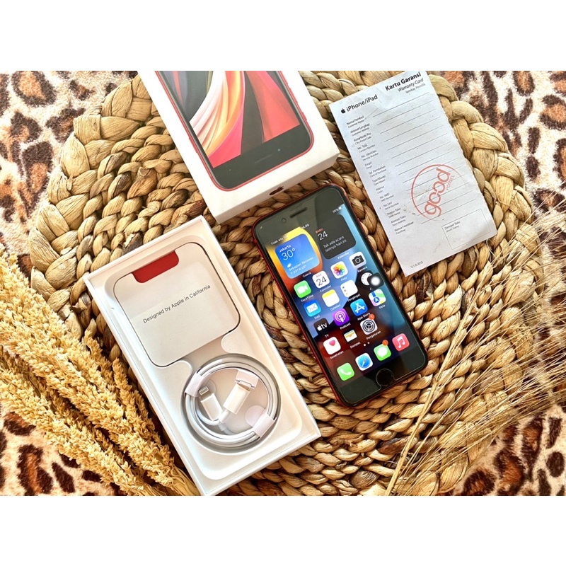 Iphone SE 128gb (2020) ex iBox Indonesia BH 88% nominus
