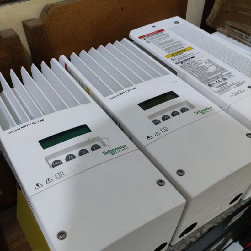 MPPT Schneider 60 150 PV Solar Charge Controller - SCC MPPT
