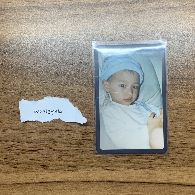 [booked] official photocard childhood hyunjin damage