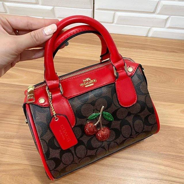 Coach mini chery normal 340.000 now 305000 aja kwalitas bagus banget