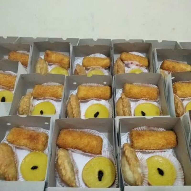 

terima pesanan kue box