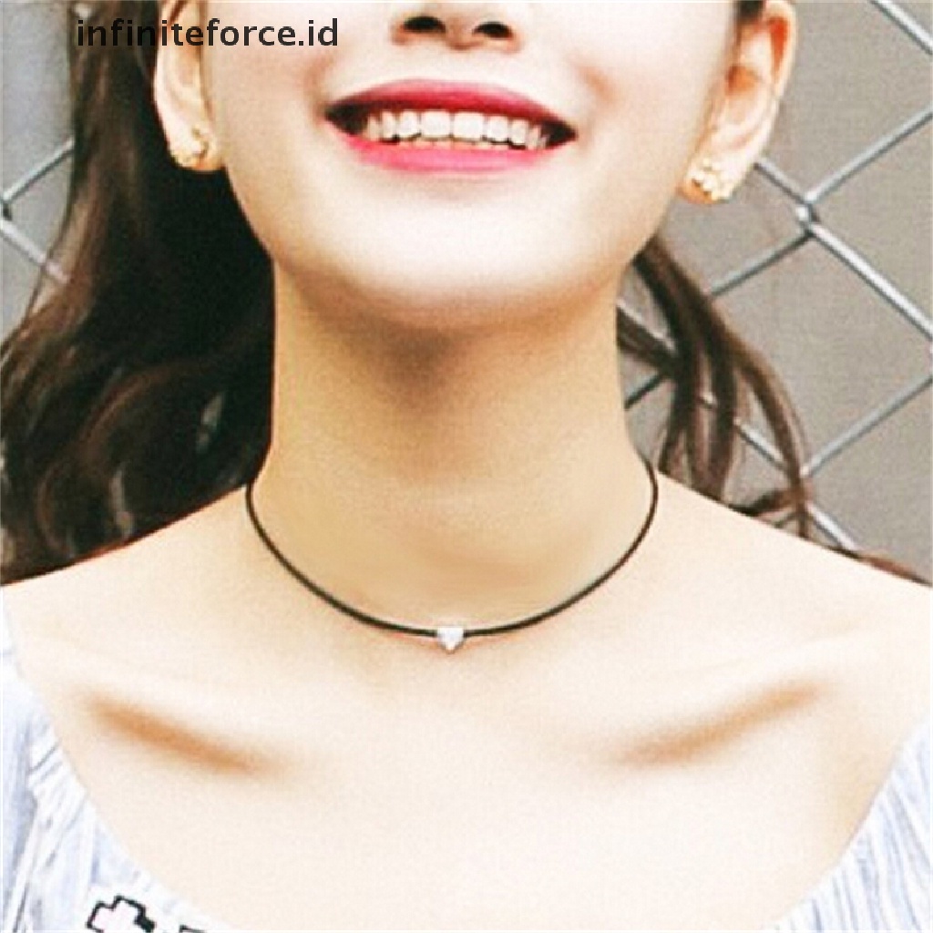 Kalung Choker Rantai Bahan Kulit Imitasi Warna Hitam Aksen Hati Gaya Vintage Untuk Wanita