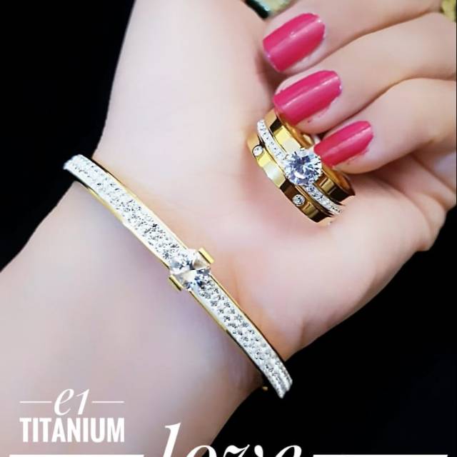 Titanium gelang dan cincin 1332k