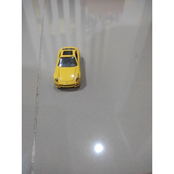 diecast hotwheels speed machines scaglietti yellow