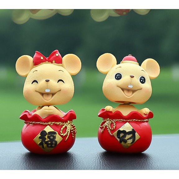 Pajangan Dashboard Mobil TIKUS LUCKY RAT yang Kepala Shacking Head
