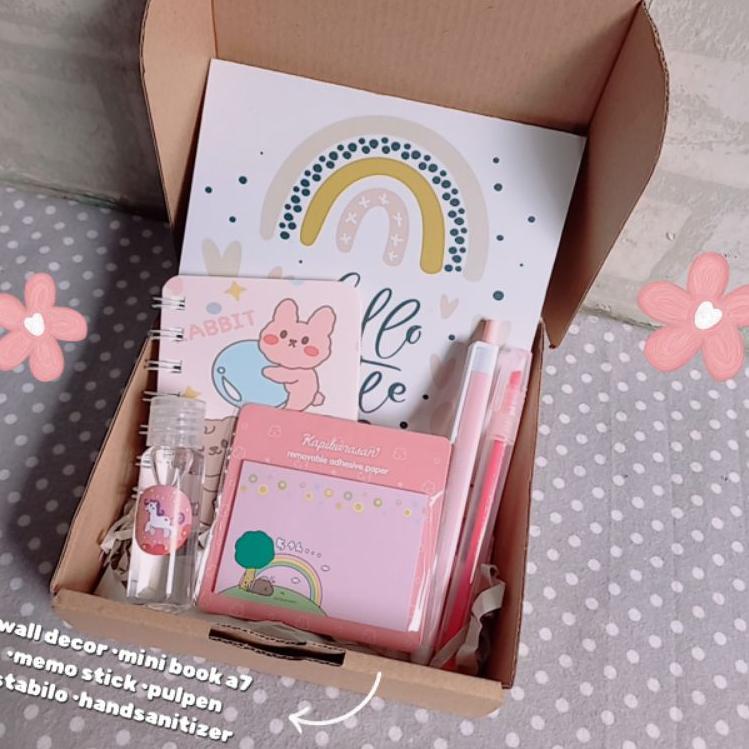 

Kualitas Terbaik--Kado unik untuk teman / Hampers bestie / Hampers wisuda / Graduation gift / Birthday Gift / Kado unik lucu