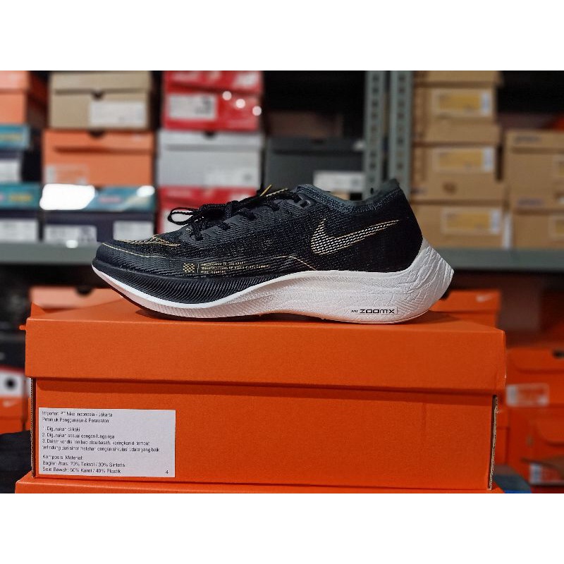 SEPATU LARI PRIA NIKE ZOOMX VAPORFLY NEXT % 2 BLACK/METALIC GOLD ORIGINAL