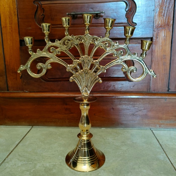 Tempat Lilin Kuningan Cabang 7