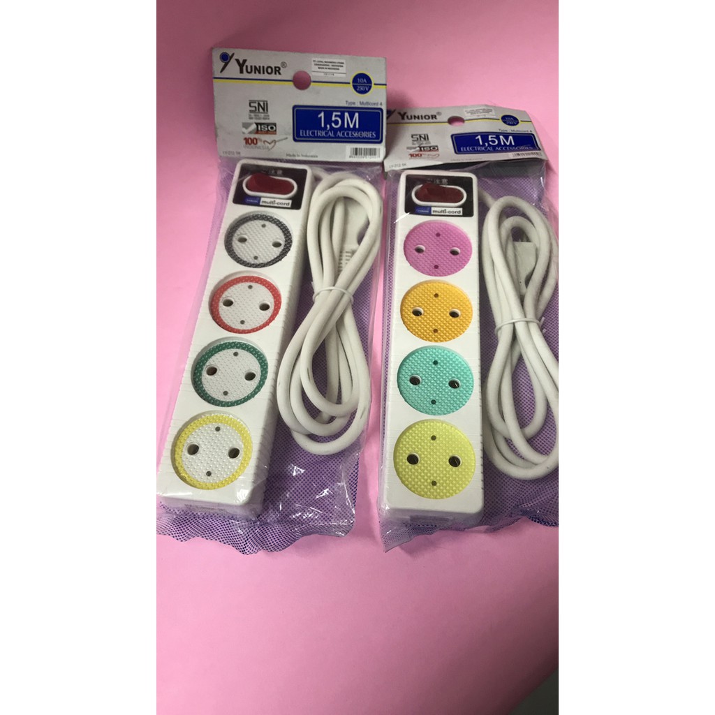 Stop kontak 4 lubang