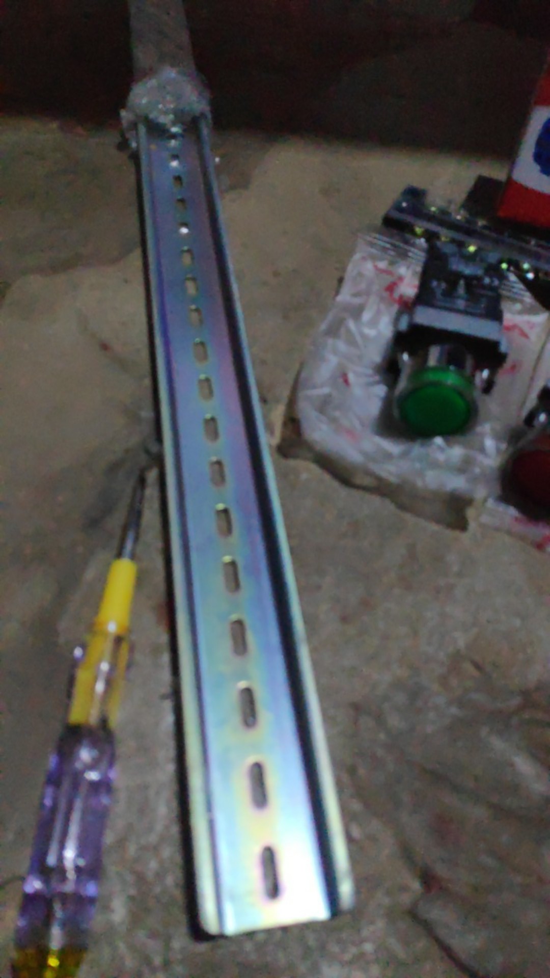 Din Rail Omega Rel Mcb 1 Fungsi Tebal 0,9 Mm Alumunium Rell Merk Fort Panel