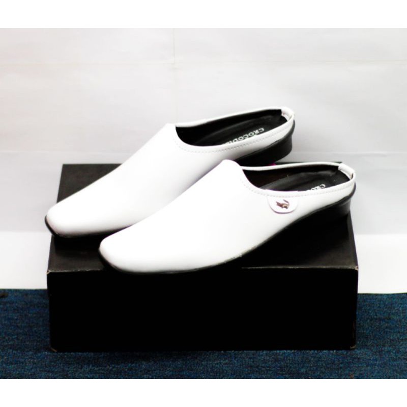 Sandal Sepatu Bustong pria Putih Casual Slop Semi formal