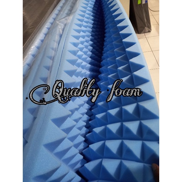 Busa peredam suara ruangan Acoustic pyramid warna ukuran 100×50cm tebal 6cm