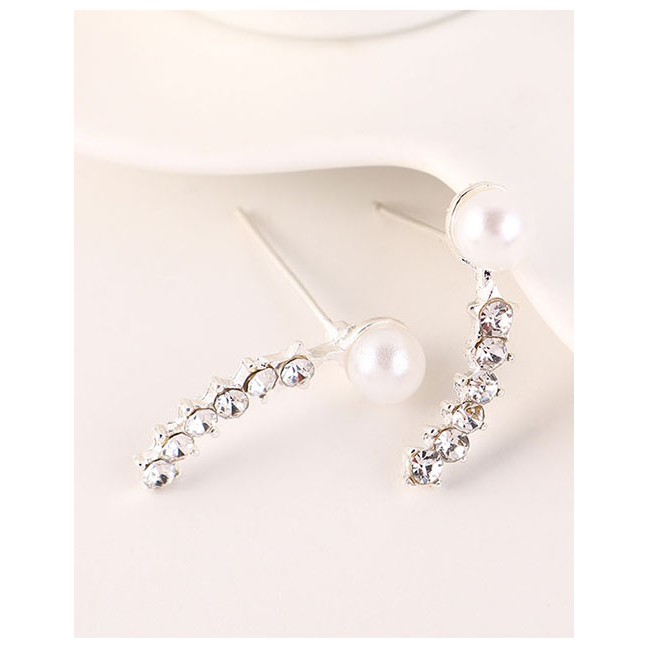 LRC Anting Tusuk Fashion Platinum Pearl Stud Earrings With Diamonds D63183