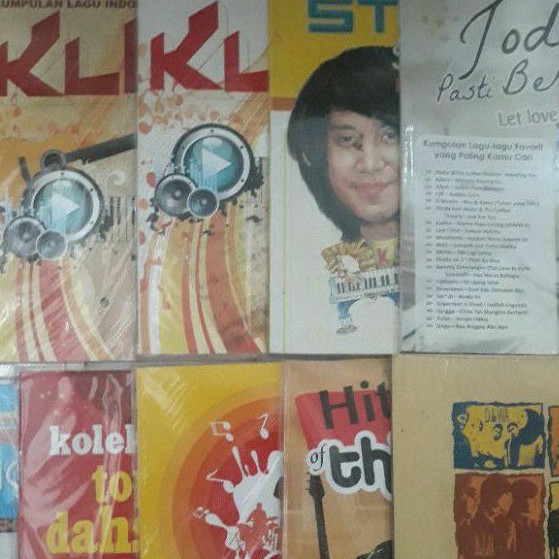 Lagu hits indonesia, di sertai kunci gitar, harga 5000 ambil 10 harga 4.500, pilihan ada di variasi.
