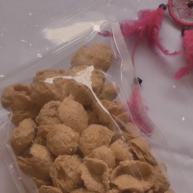 

Camilan murah krispy tahu ( tahu bulet digoreng sampai krispy )