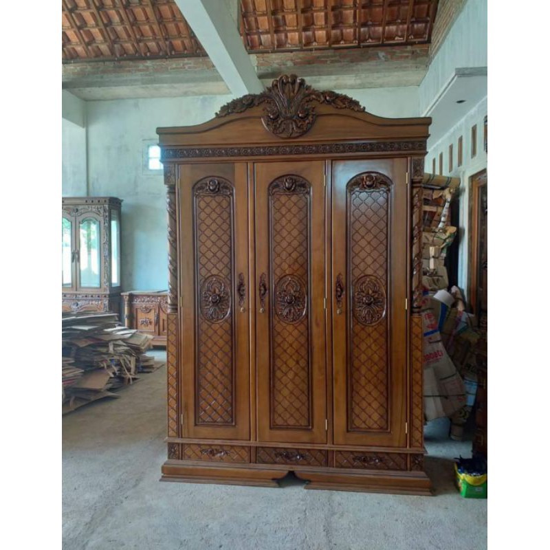 ALMARI 3 PINTU KAYU JATI JEPARA