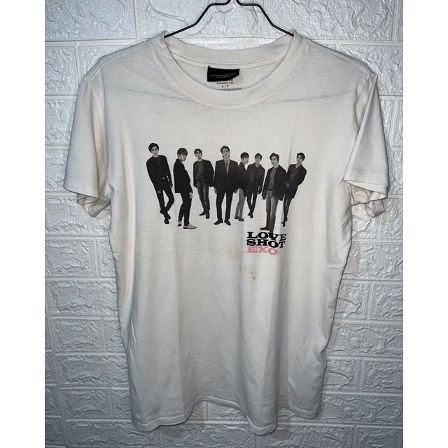 Preloved Tshirt COTTON ON LOVE SHOT EXO