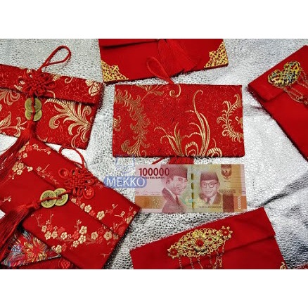 

Amplop Angpao Kain Sangjit Elegan Mewah Bunga Emas Batu Rantai Emas 022