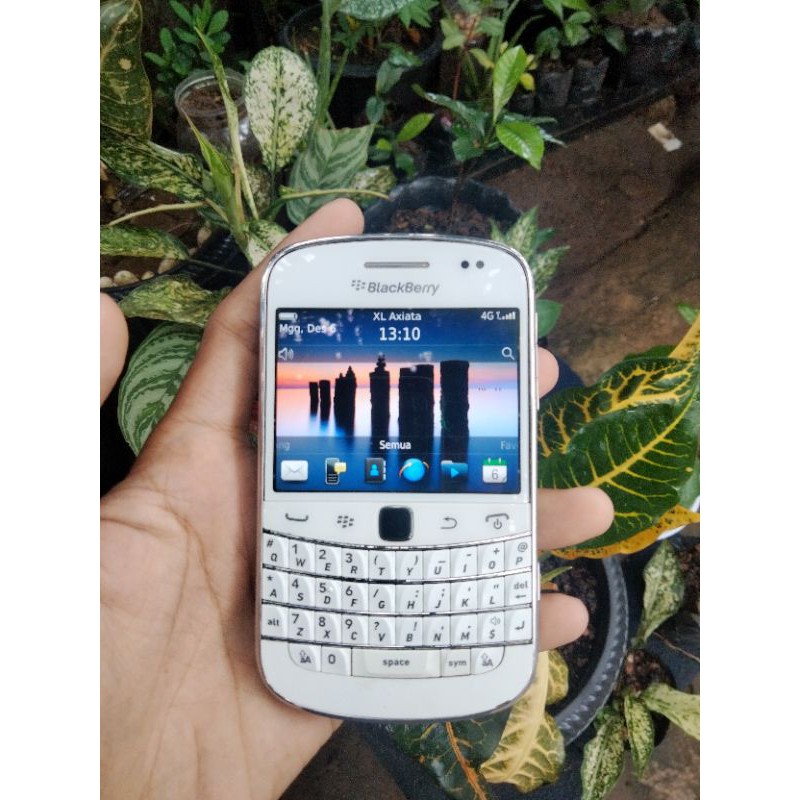 BLACKBERRY DAKOTA 9900 JARINGAN 4G