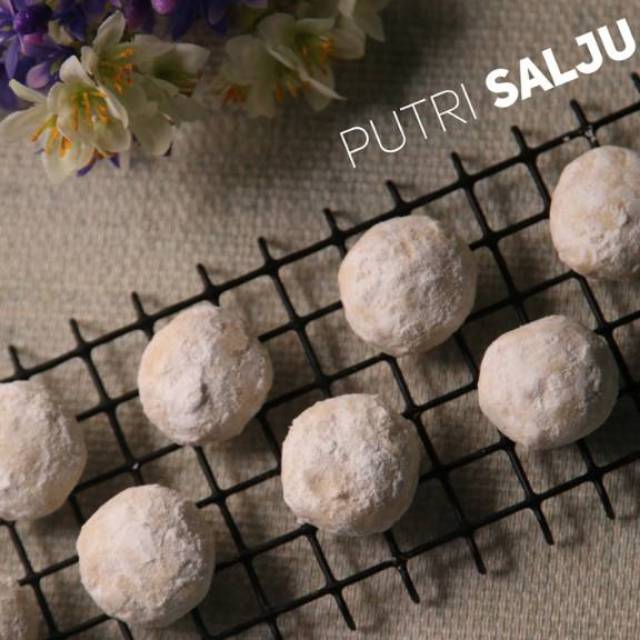 

Kue Kering Putri Salju Home Made Roombutter Cookies Lebaran, Natal, Imlek, Parcel Bingkisan