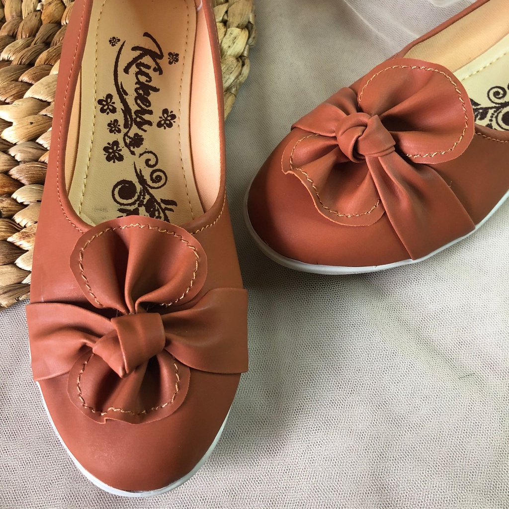 SEPATU BUNGA 5 sepatu cewek model bunga sepatu terbaru terlaris termurah SLIP ON WANITA TERBARU KEKINIAN FLATSHOES KOREAN STYLE SEPATU CEWEK SLIPON FLAT SHOES CASUAL SANTAI SLOP SPATU CEWE SELOP PESTA KONDANGAN FLET PEREMPUAN